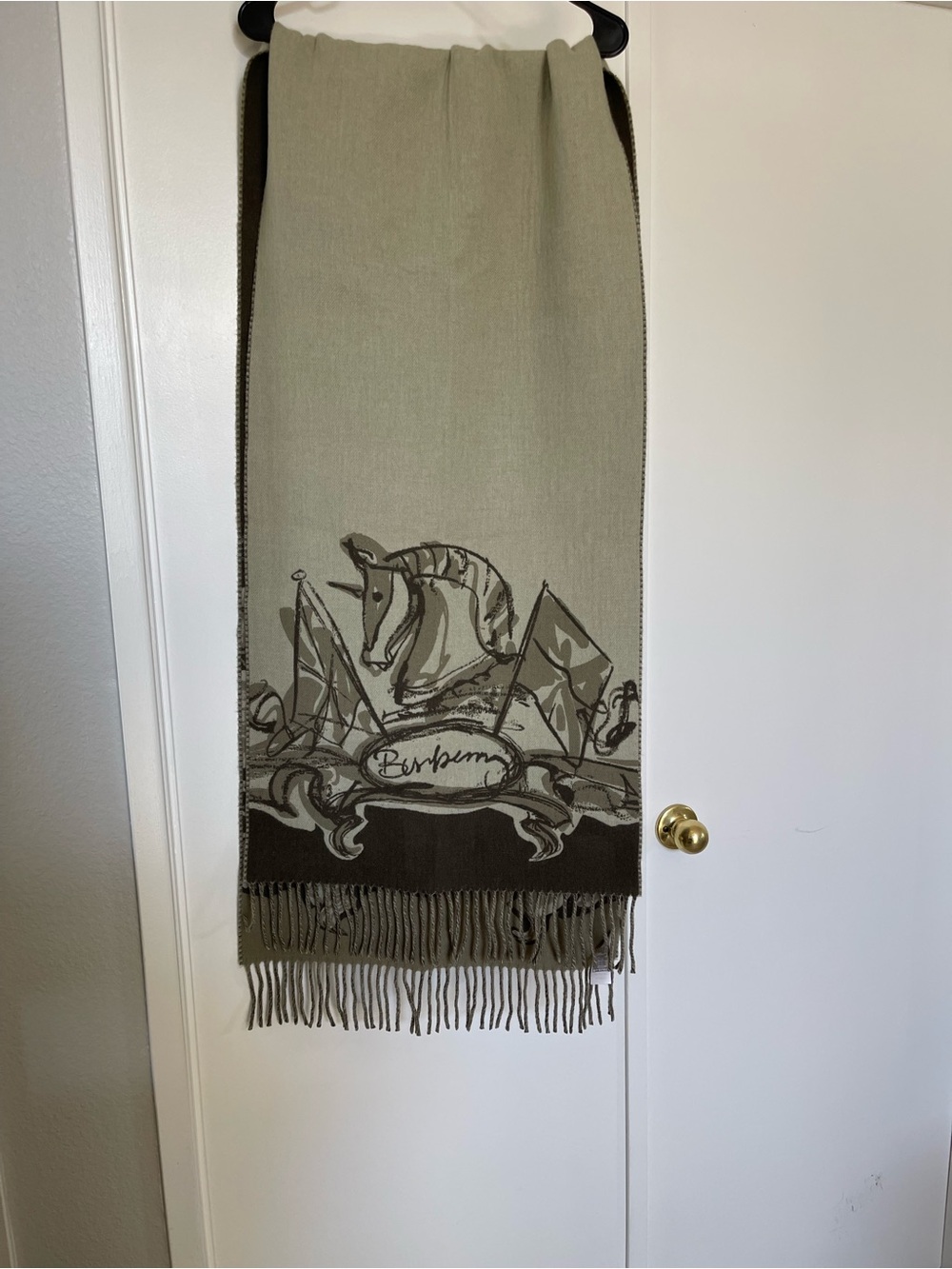 BURBERRY
Tower Bridge Cashmere Scarf